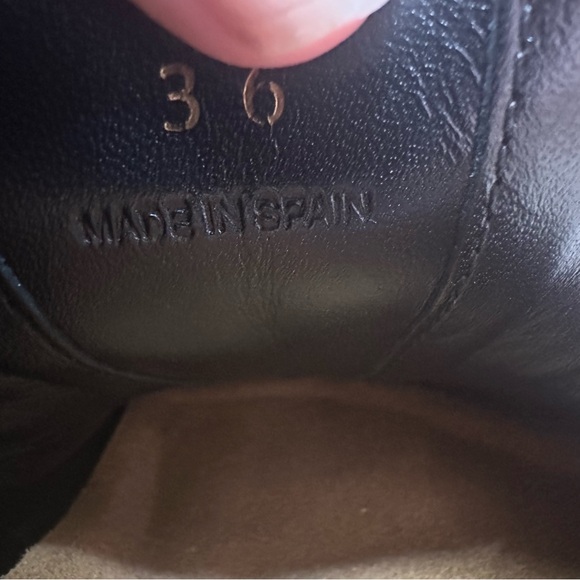 2 PAIRS - JW Anderson Gold Chain Link Mules (size 36, U.S. 6) - Authenticated ❤️ - Picture 10 of 10